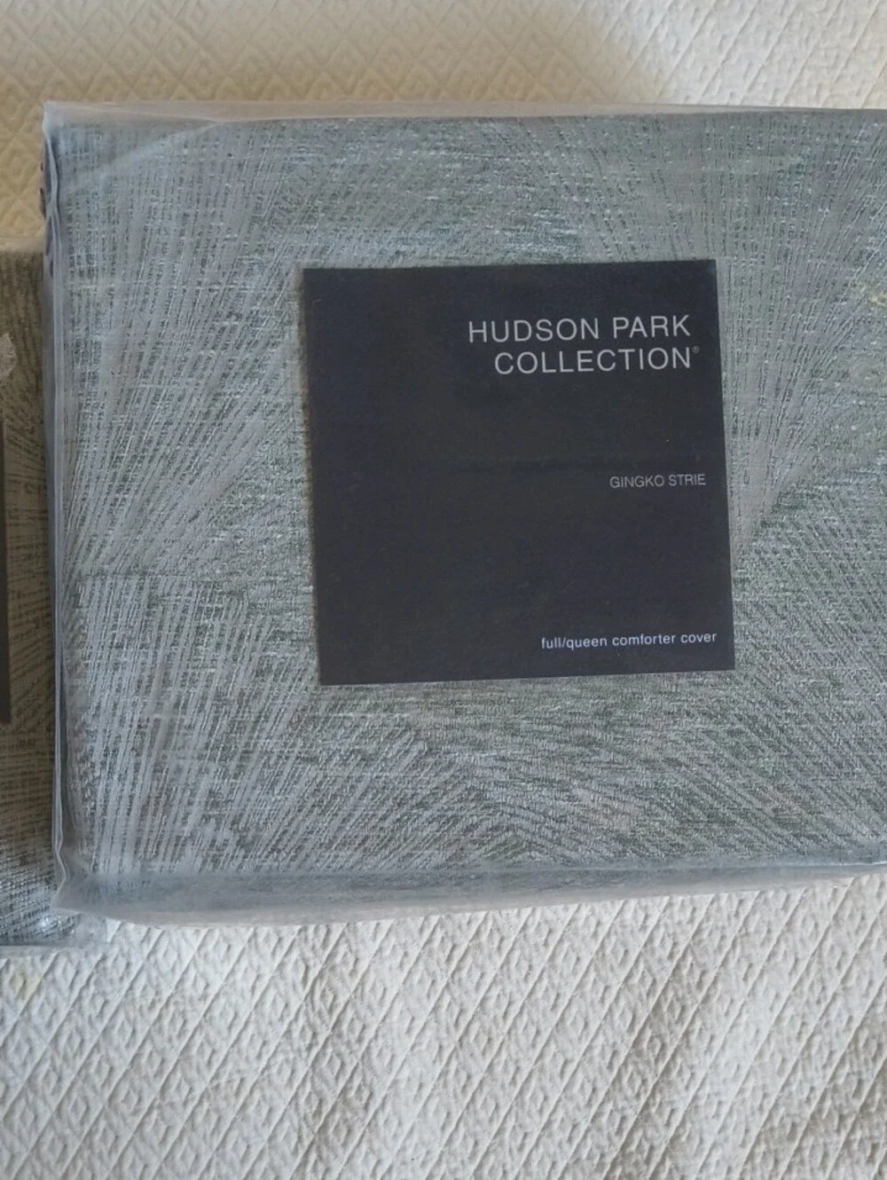 Hudson Park Collection Gingko Strie Full Queen Duvet & Standard Pillow Sham Set